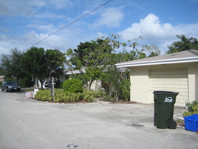 Building Photo - 2504 Oceanview