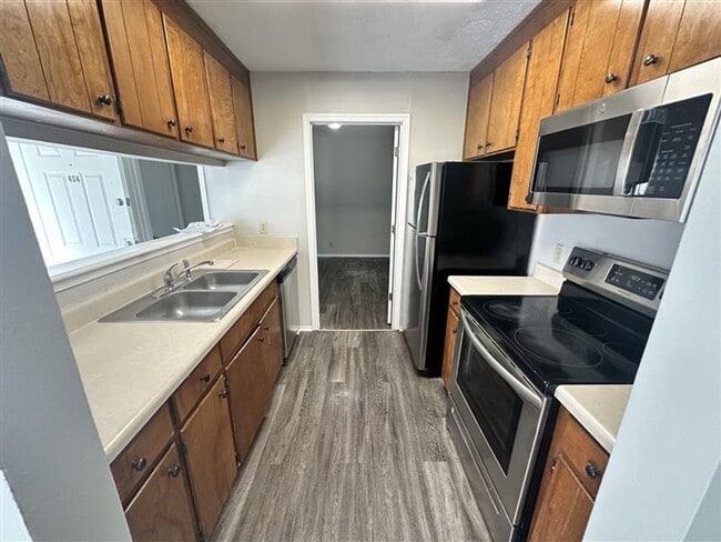 Foto del edificio - Cute 3 bed condo in great Hermitage location!