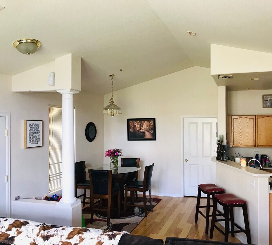 Dining Room - 4070 S Carson St
