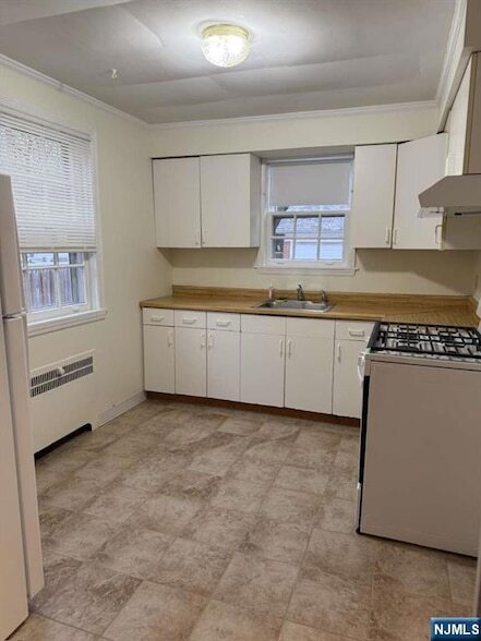 Foto del edificio - 221 Everett Pl