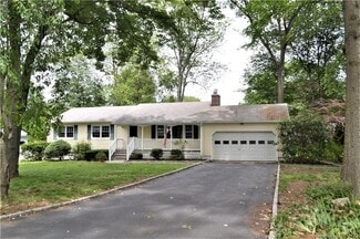 Building Photo - 4 Oriole Dr