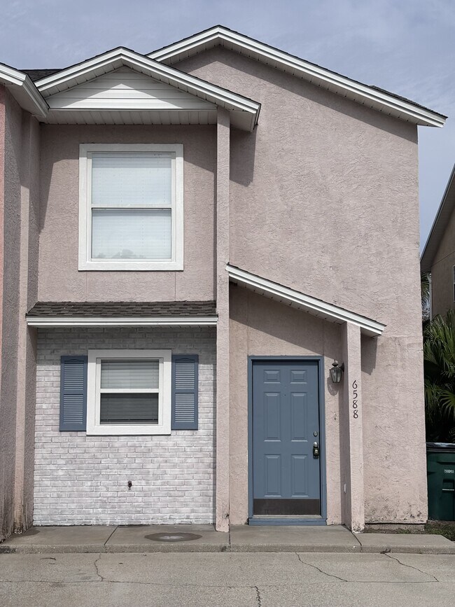 Building Photo - 6588 Harbour Blvd