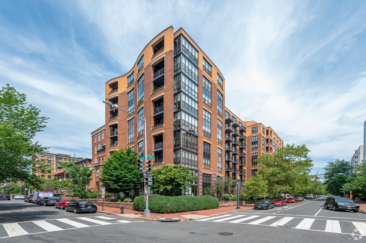 Primary Photo - Quincy Park Lofts