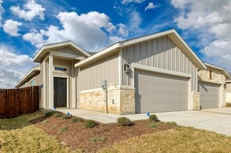 Building Photo - 725 Fallow Dr