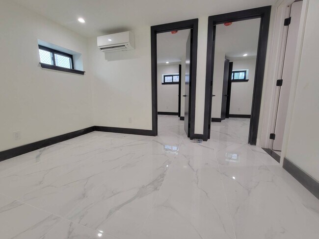 Foto del edificio - 2736 E 21st St