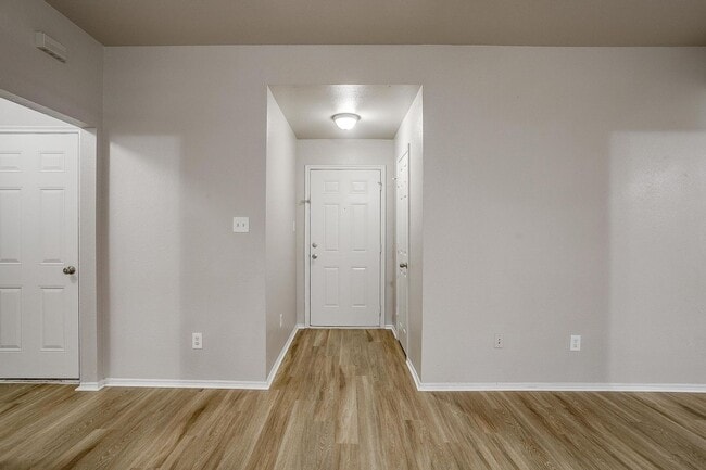 Building Photo - 2616 Castle Pines Dr