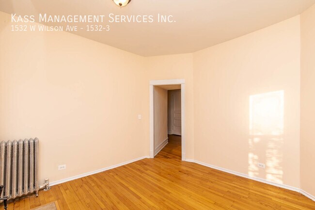 Foto del edificio - 1532 W Wilson Ave