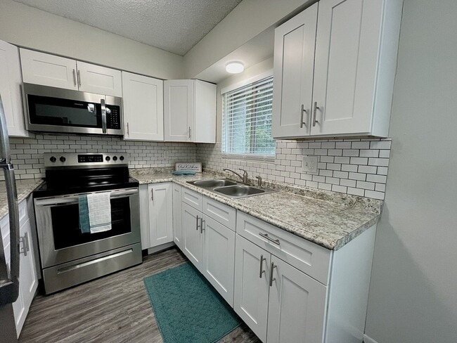 Interior Photo - Sora on Rose