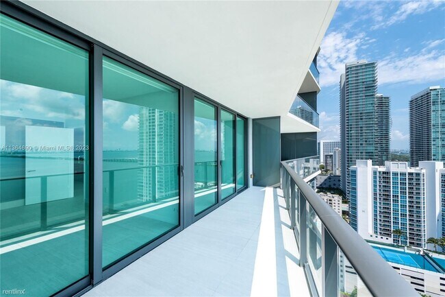 Foto del edificio - 2 br, 2 bath Condo - 460 NE 28th St Specta...