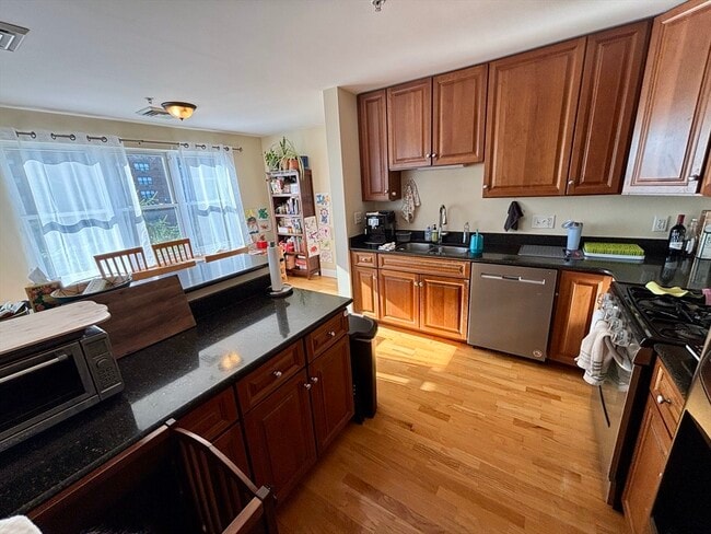 Building Photo - 320 Rindge Ave