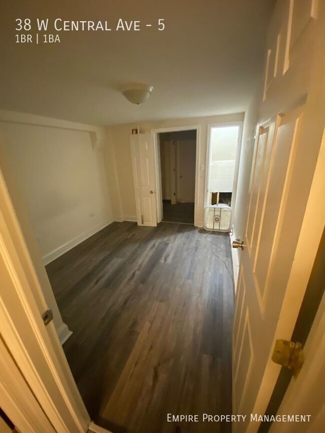 Building Photo - 38 W Central Ave