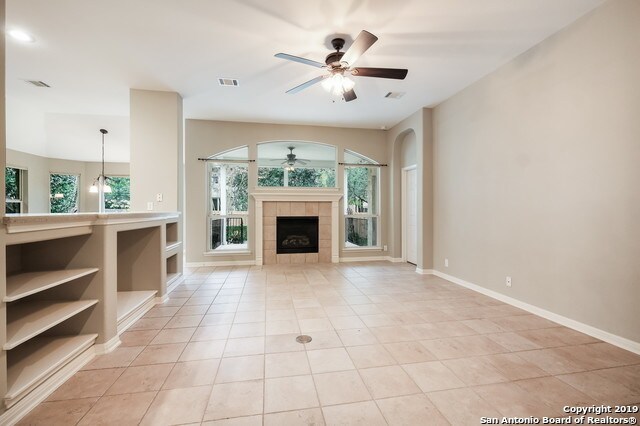 Building Photo - 406 Persimmon Trail