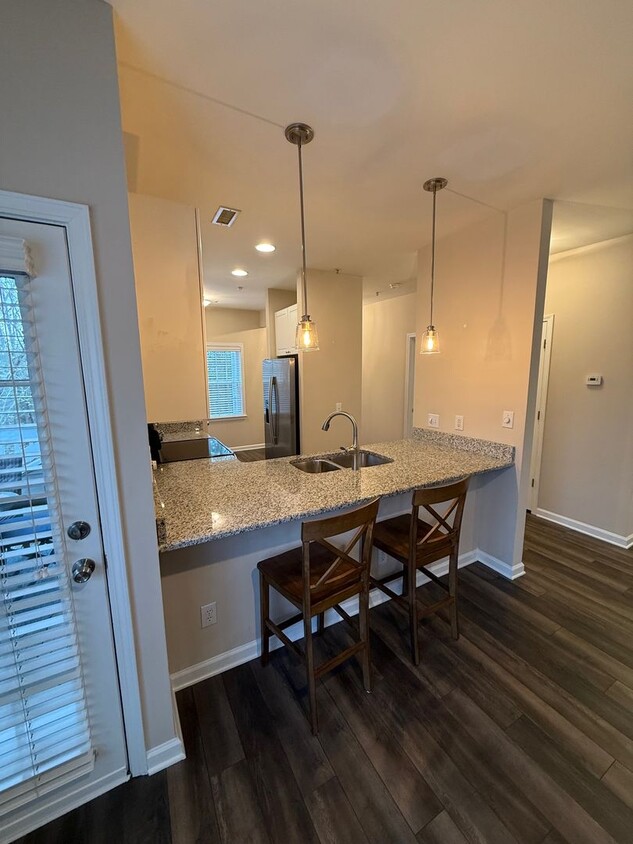 Primary Photo - Modern Condo Near Lake Norman!!