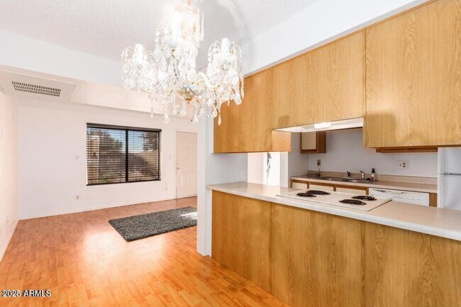 Foto del edificio - 1440 N Idaho Rd