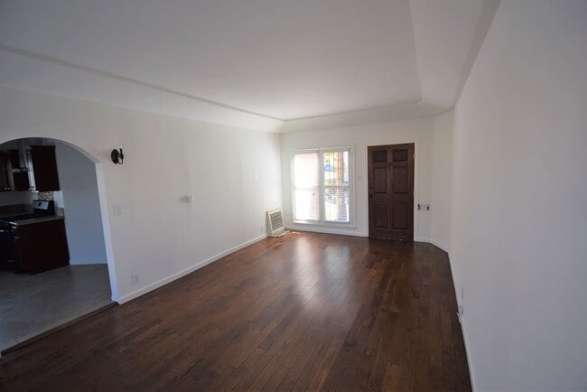 Building Photo - 1415 S Sierra Bonita Ave