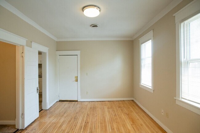 Foto del edificio - 829 E Clarke St