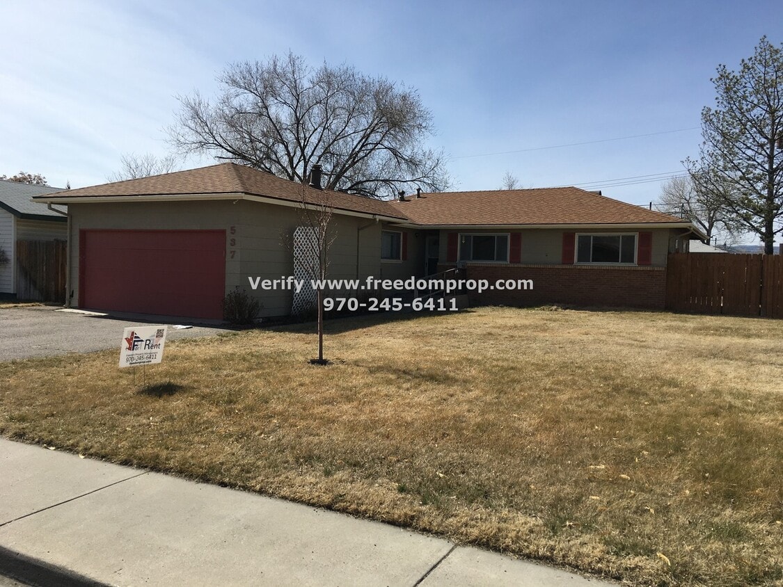 Primary Photo - Centrally located in Grand Junction - 4 Be...