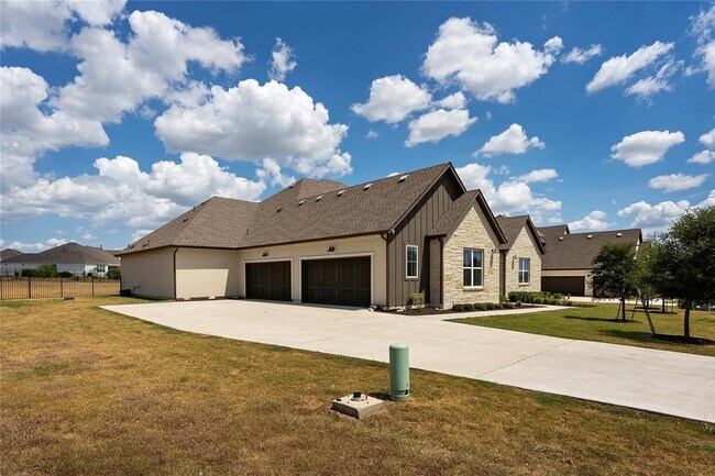 Building Photo - 704 Prairie Clover Dr