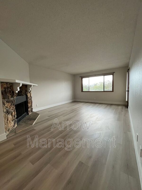 Building Photo - 2350 N 44th St