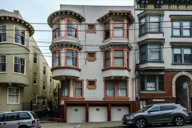Building Photo - 1326 Hyde St