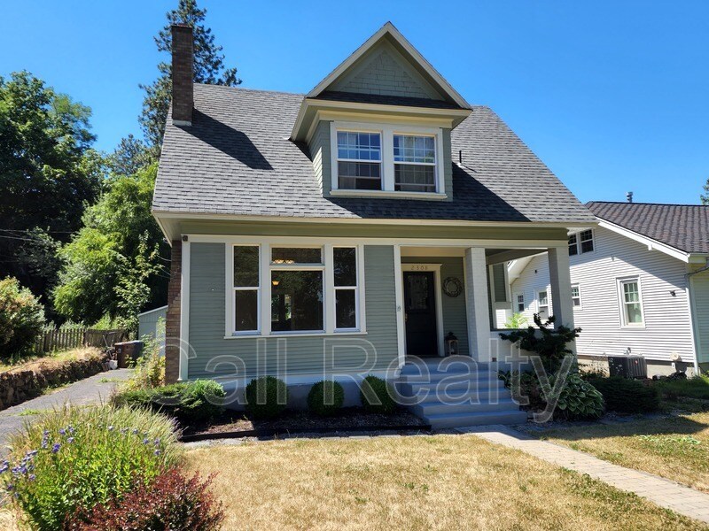 2308 S Grand Blvd, Spokane, WA 99203 House for Rent in Spokane, WA