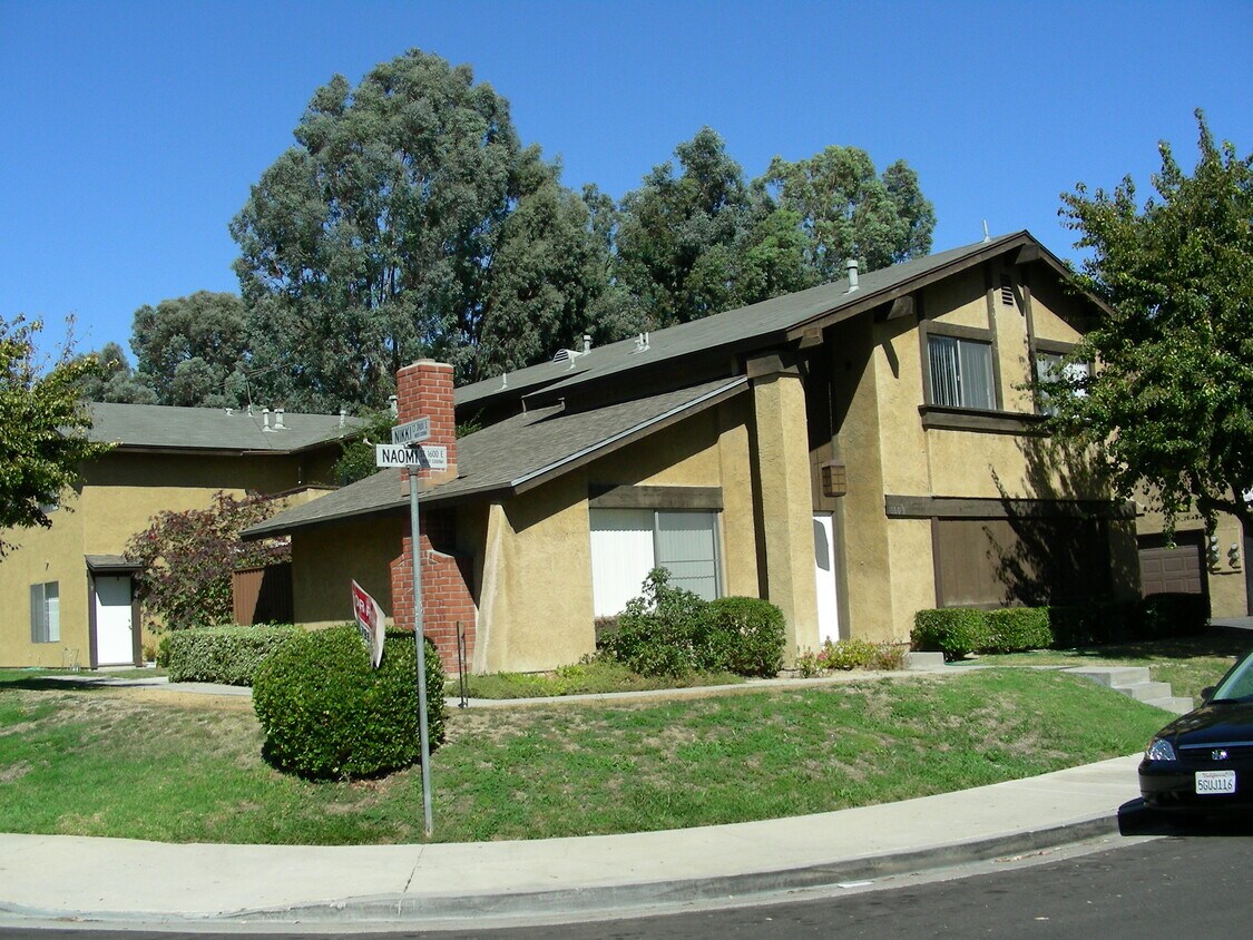 Front House - 1609 Naomi St