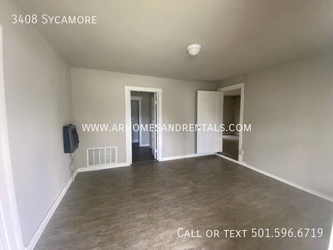 Foto del edificio - 3408 Sycamore | $795 | 2 beds, 1 full bath