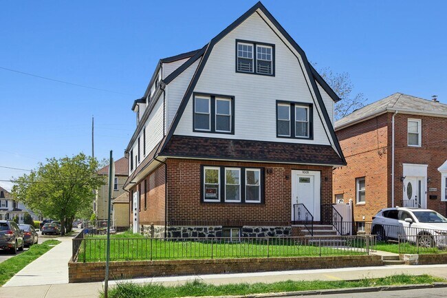 Building Photo - 1001 80th St