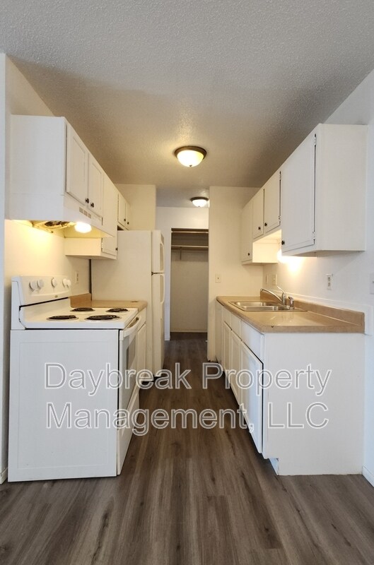 Foto del edificio - 2414 3rd Ave N