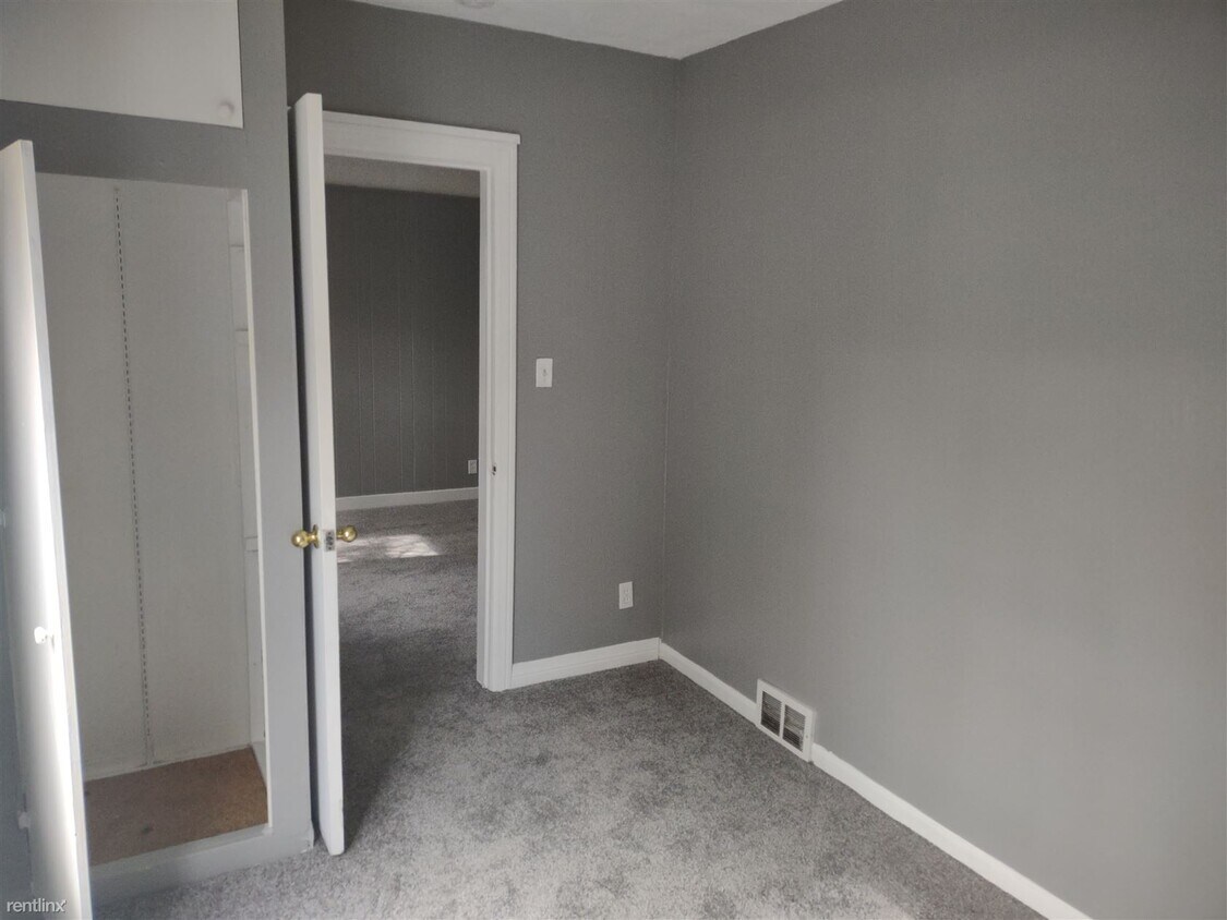 Foto del edificio - 2 br, 1 bath House - 8067 Studebaker Ave