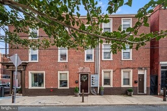 Building Photo - 980 N Lawrence St