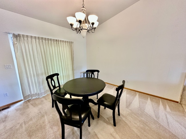 Building Photo - 1327 Manzana St