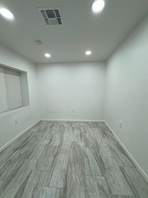 Foto del edificio - 1017 E West Cir Dr