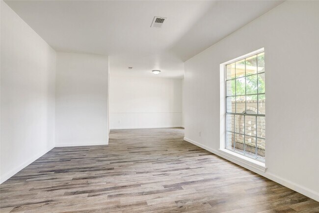 Foto del edificio - 14035 Myrtlea Dr