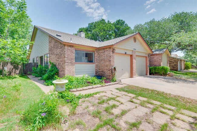 Foto del edificio - 13341 Water Oak Ln