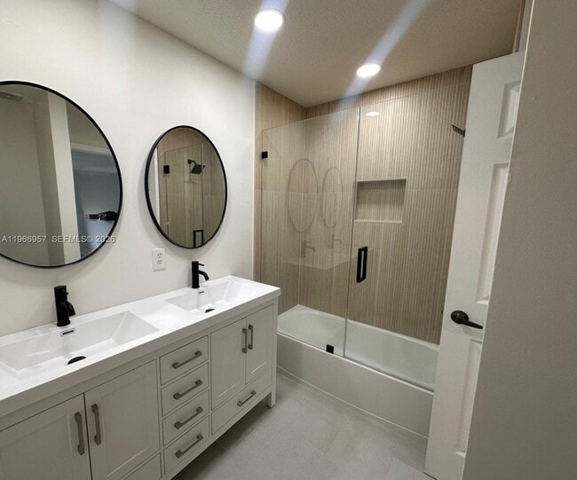 Building Photo - 2704 Treasure Cove Cir