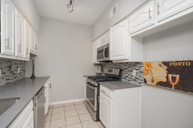 Foto del edificio - 317 Benjamin St