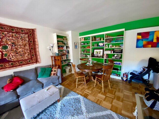 Sala de estar/comedor - 4301 Massachusetts Ave NW