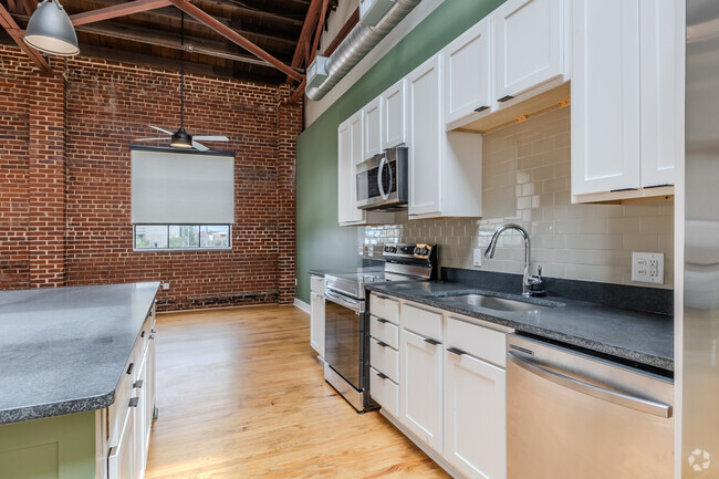 3HAB, 3BA - 1920 pies cuadrados - Cocina - Hemlock Lofts