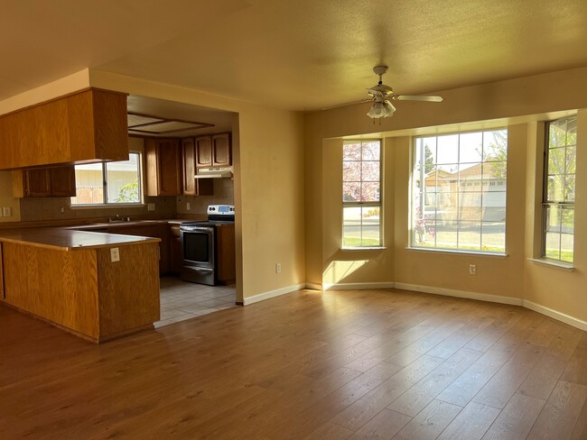 Building Photo - 1263 Theresa Way
