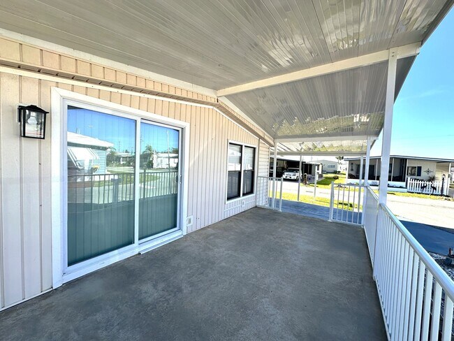 Building Photo - 16004 Tangelo Way