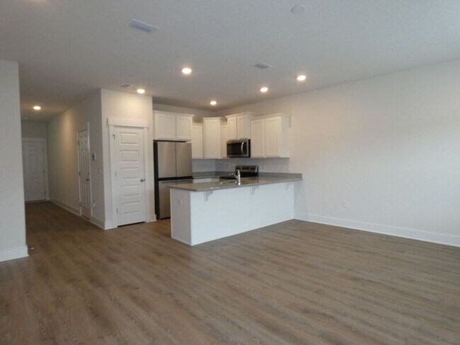 Building Photo - 9637 Nature Creek Blvd