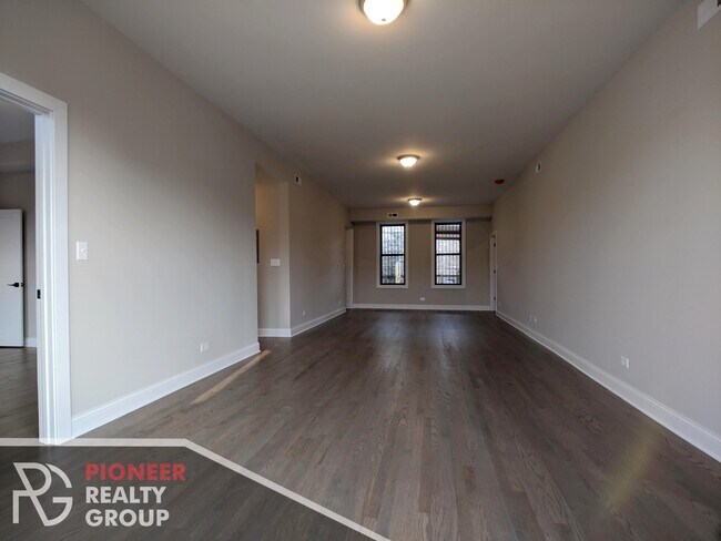 Foto del edificio - 3407 W Fullerton Ave