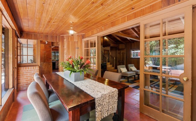 Foto del edificio - 700 Coventry Rd