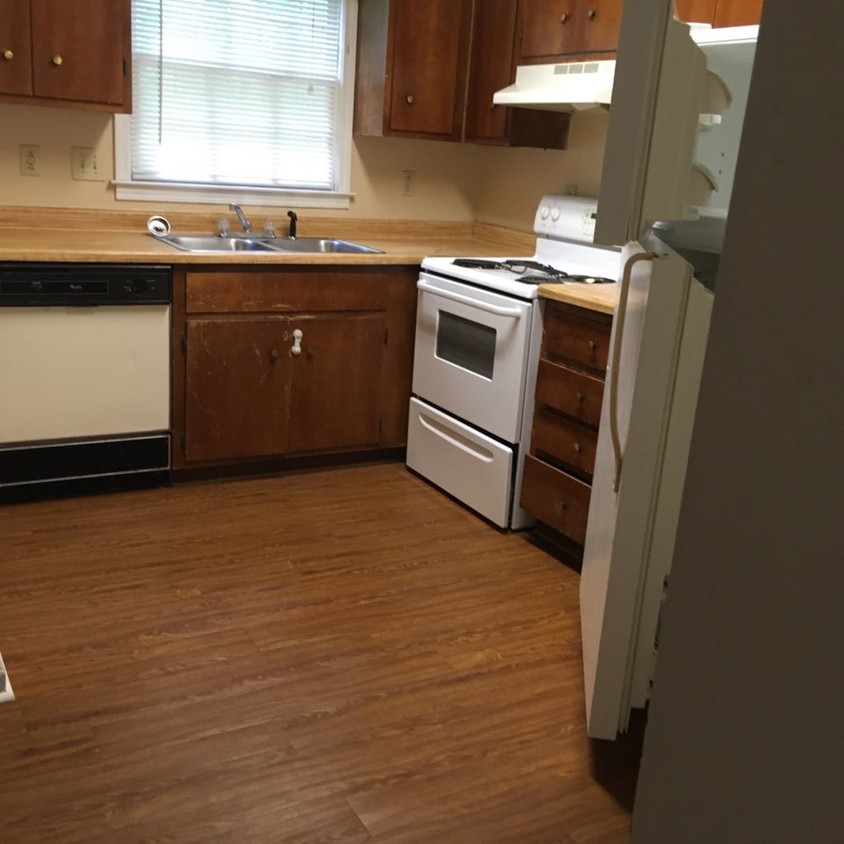 Kitchen - 164 Stephen Dr