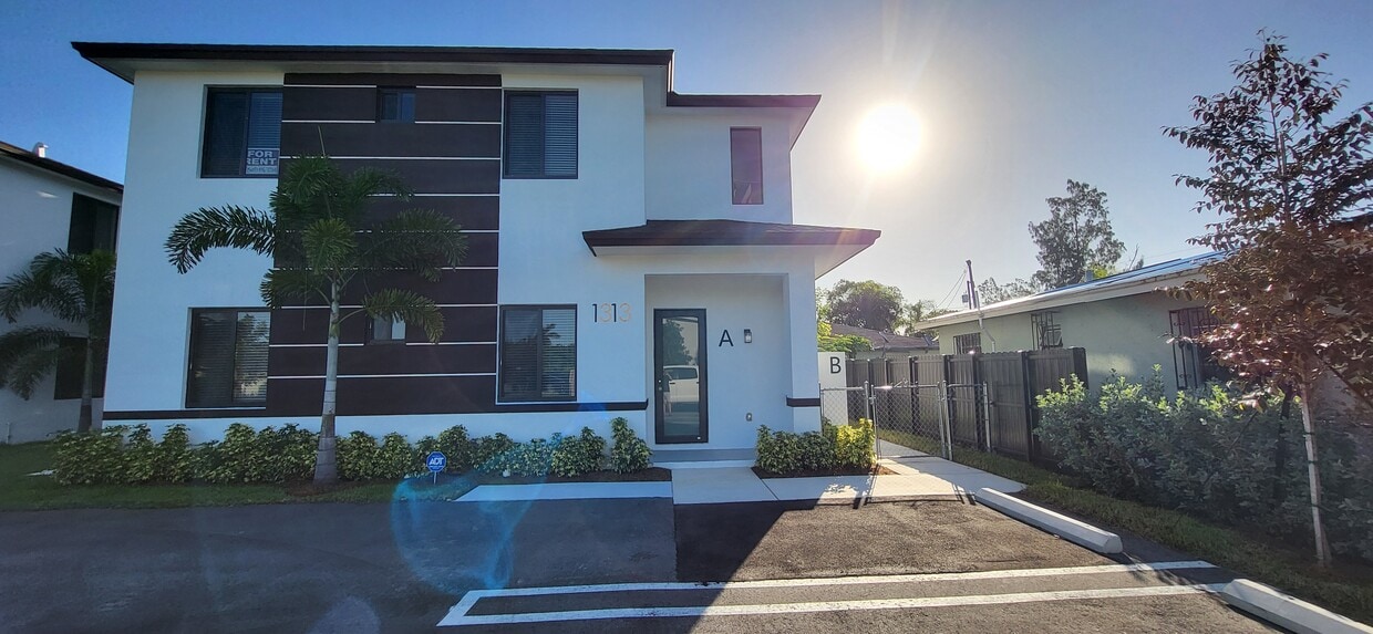 Foto principal - 1313 NW 6th Ave