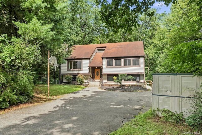 Building Photo - 383 NY-32