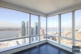 Building Photo - 555 Tenth Avenue