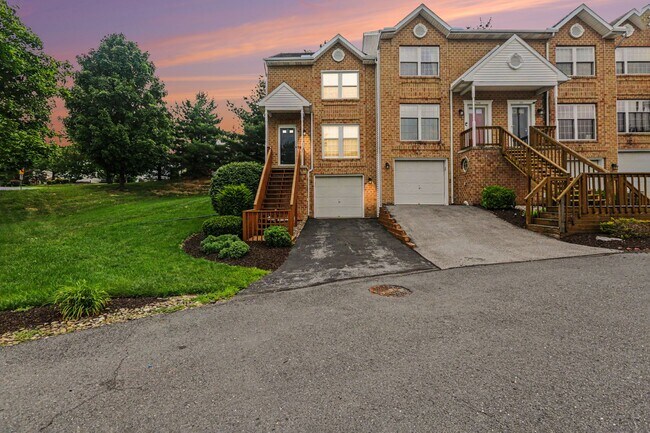Foto del edificio - 2165 St Clair Ct