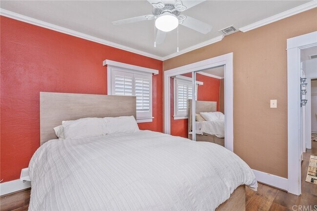 Foto del edificio - 926 N San Gabriel Ave